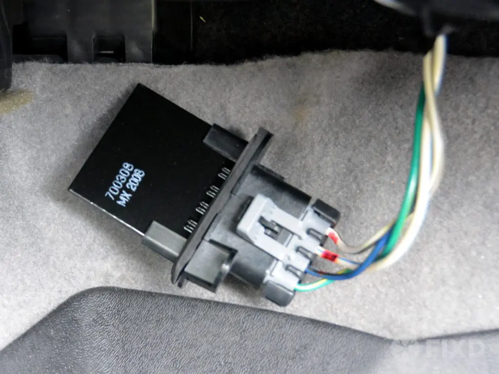 remove blower motor resistor to replace it