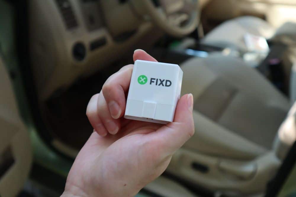 Holding FIXD Sensor in Ford SUV