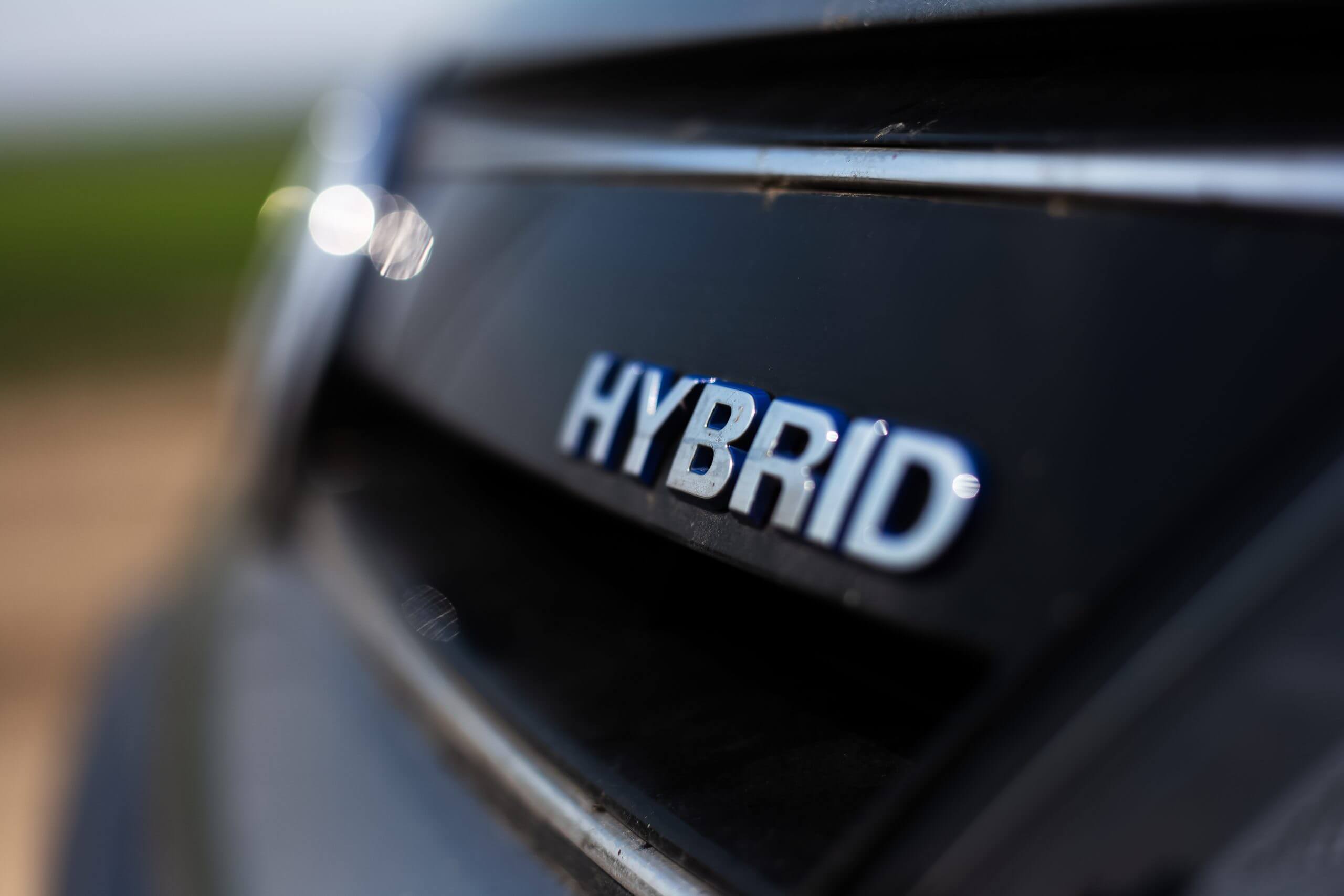 Гибрид знак. Наклейка Hybrid service. Наклейка Hybrid. Hybrid car надпись.