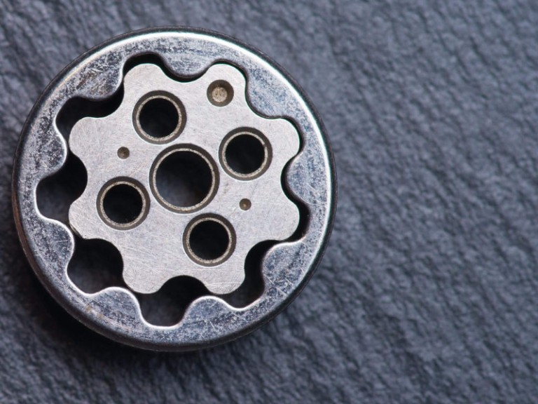 up close and clear photo of gear set oil pump