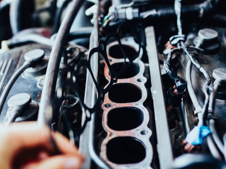 intake manifold gasket for engine with V6 engine