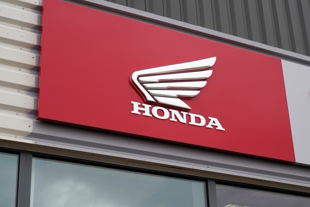honda logo store motorcycle sign dealership shop red colour