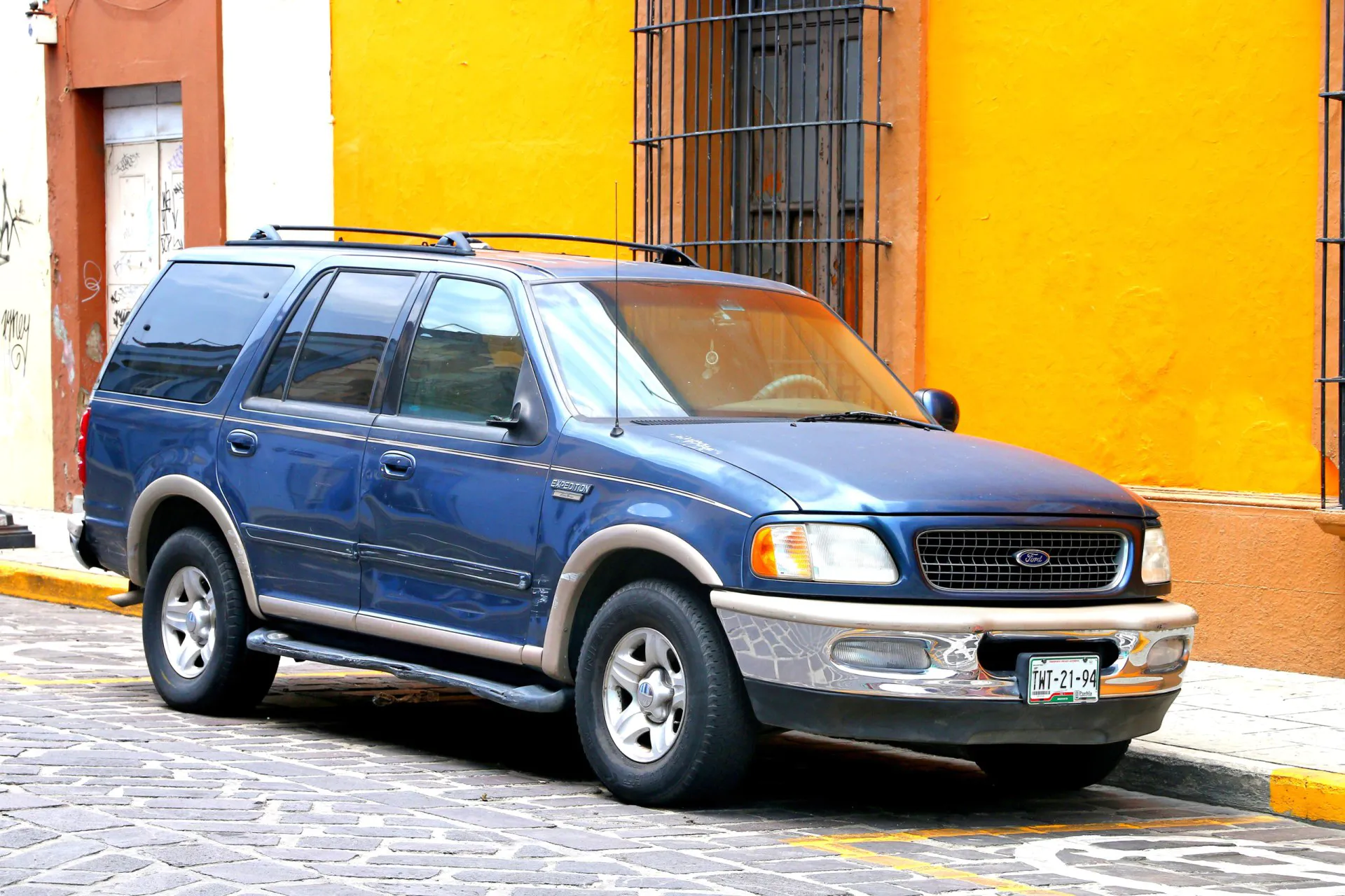 1998 Ford Expedition in the city street.