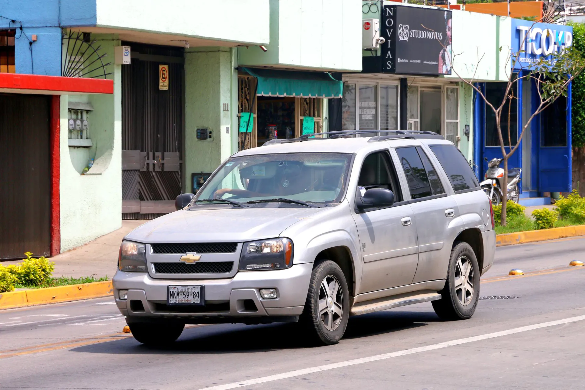 2008 Chevrolet TrailBlazer in the city street.