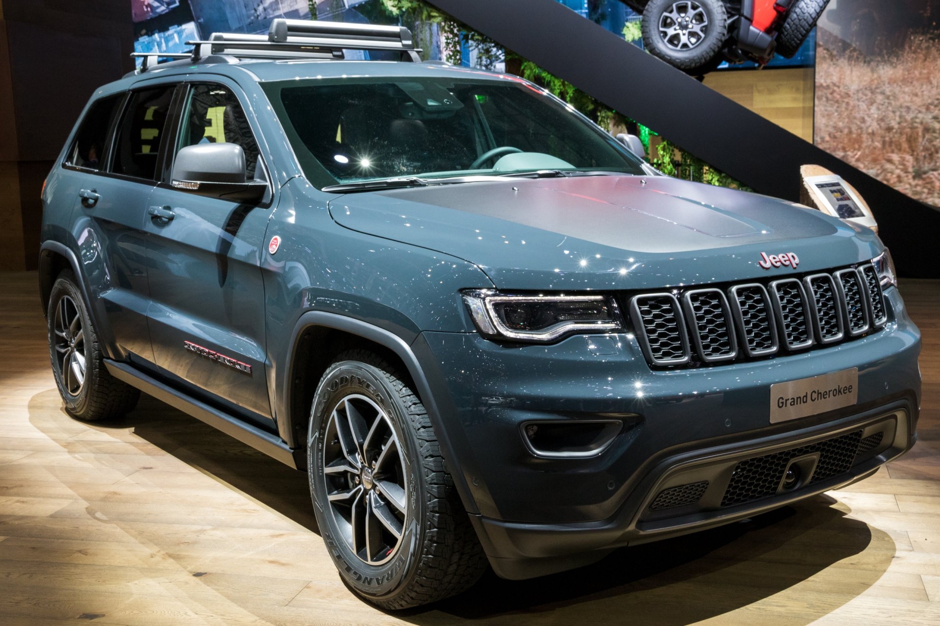 2018 Jeep Grand Cherokee showcased at an International Motor Show.