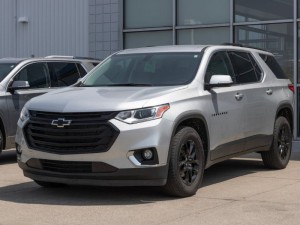Chevrolet Traverse display at a dealership.