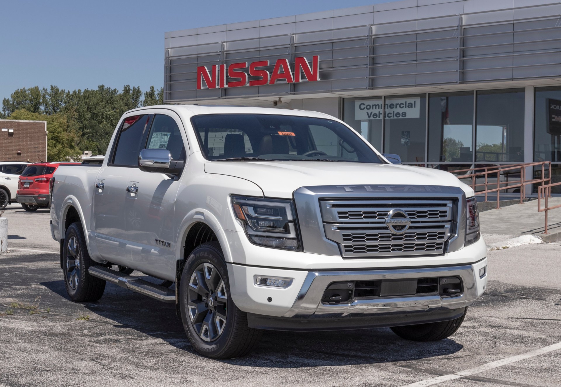 2023 Nissan Titan display at a dealership.