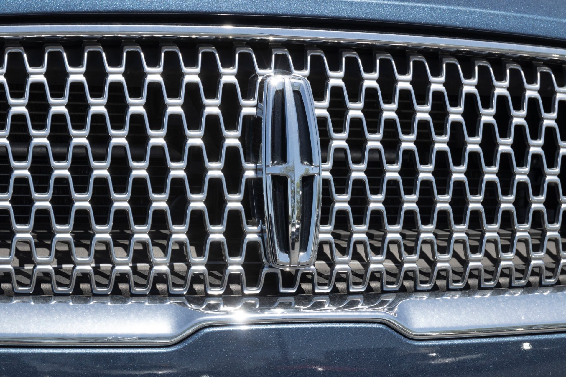 Lincoln auto and SUV logo front grills
